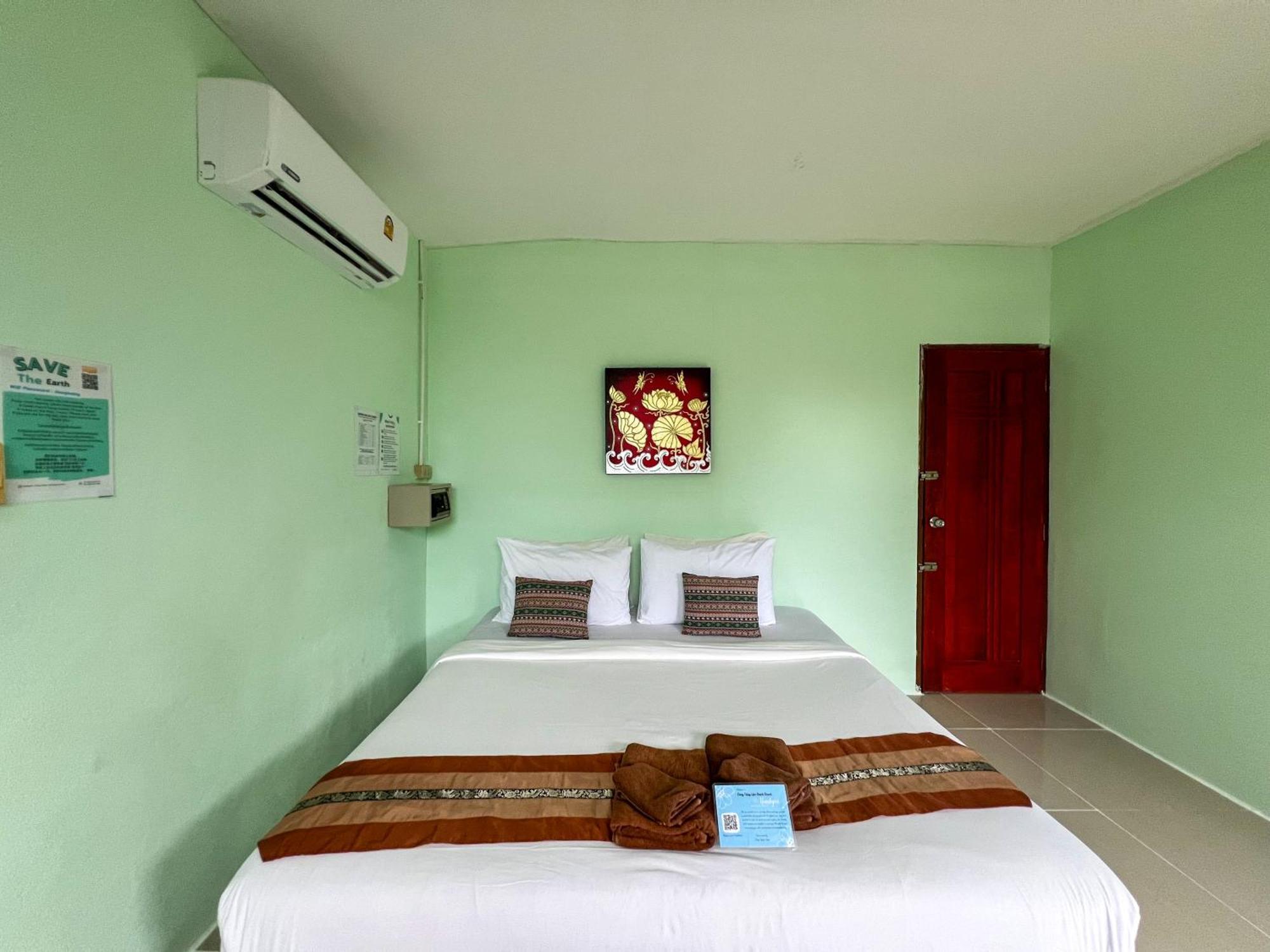 Dong Talay Lipe Beach Resort Екстер'єр фото